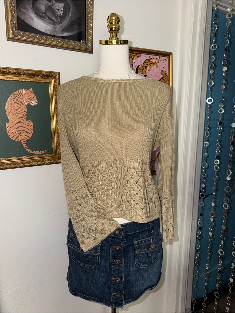 Vintage Y2K Women's Lightweight Knit Lace-Trim Sweater in Tan